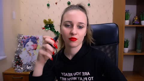 Nica online show from December 18, 2024, 3:00 pm