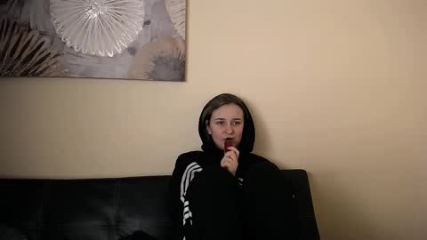 Nica online show from February 5, 2026, 5:06 pm