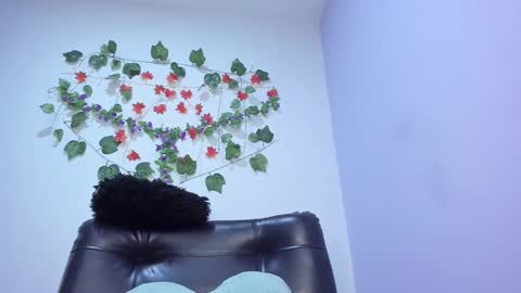 juliana online show from February 13, 2025, 8:59 am