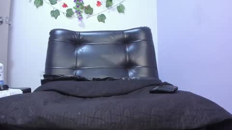 juliana online show from February 19, 2025, 9:06 am