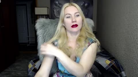 Snapshot of _night_fantasy_ chatting on December 5, 2024, 4:23 pm Donella online show from December 5, 2024, 4:23 pm