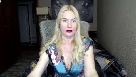 Snapshot of _night_fantasy_ chatting on December 5, 2024, 7:28 pm Donella online show from December 5, 2024, 7:28 pm