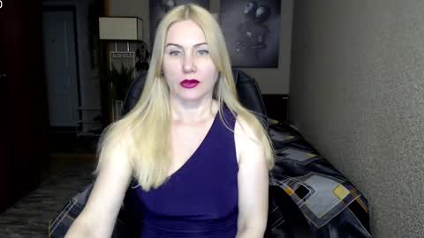 Snapshot of _night_fantasy_ chatting on February 19, 2025, 8:52 pm Donella online show from February 19, 2025, 8:52 pm