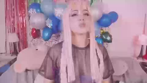 niiky online show from December 20, 2024, 3:31 pm