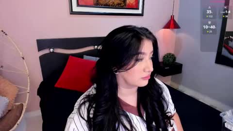 Snapshot of _nina_sweet chatting on September 19, 2025, 11:33 am   online show from September 19, 2025, 11:33 am