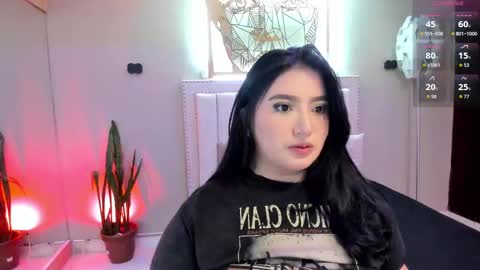 Snapshot of _nina_sweet chatting on October 4, 2025, 12:03 pm   online show from October 4, 2025, 12:03 pm