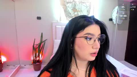 Snapshot of _nina_sweet chatting on October 26, 2025, 12:00 pm   online show from October 26, 2025, 12:00 pm