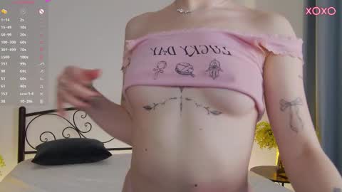 Vivian online show from October 25, 2025, 6:32 am