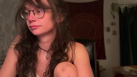 Mila online show from April 27, 2026, 8:07 pm