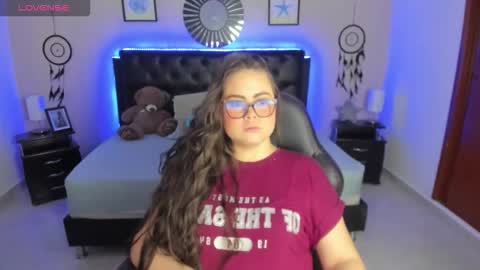 Snapshot of _oliviajoness chatting on September 11, 2025, 12:16 pm Olivia jones online show from September 11, 2025, 12:16 pm