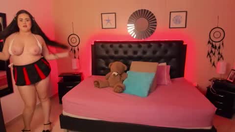 Olivia jones online show from November 25, 2025, 3:34 pm