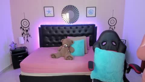 Olivia jones online show from February 2, 2026, 1:54 pm