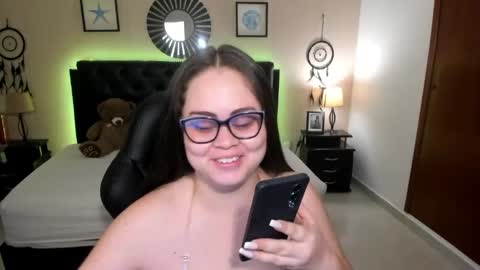 Snapshot of _oliviajoness chatting on April 23, 2026, 12:29 pm Olivia jones online show from April 23, 2026, 12:29 pm