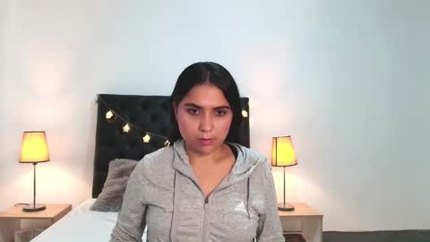 Paulina online show from December 22, 2025, 4:37 pm