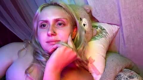 _peaceoutgirlscout_ online show from September 12, 2025, 2:44 am