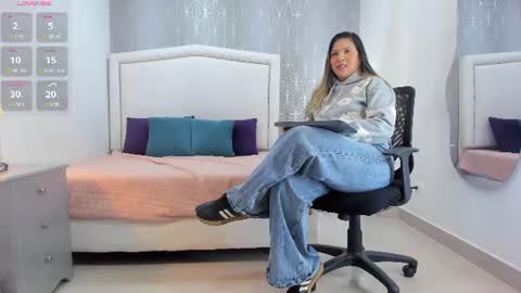  peach1  online show from June 25, 2026, 10:53 am