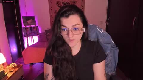 Snapshot of _peach__ chatting on February 23, 2026, 3:59 am violeta ig online show from February 23, 2026, 3:59 am