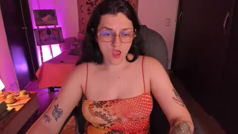 Snapshot of _peach__ chatting on February 28, 2026, 4:35 am violeta ig online show from February 28, 2026, 4:35 am