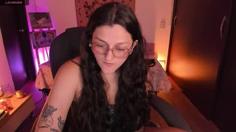 Snapshot of _peach__ chatting on March 16, 2026, 1:55 am violeta ig online show from March 16, 2026, 1:55 am