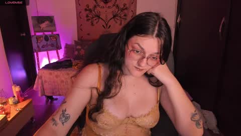Snapshot of _peach__ chatting on March 29, 2026, 2:00 am violeta ig online show from March 29, 2026, 2:00 am