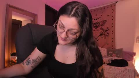 violeta ig  online show from May 14, 2026, 4:19 am