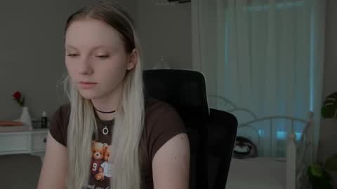 Viktoria online show from October 31, 2025, 9:21 am