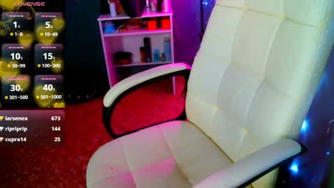 Ilona online show from December 11, 2024, 2:44 pm