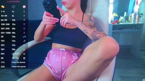 Ilona online show from October 30, 2025, 9:11 am