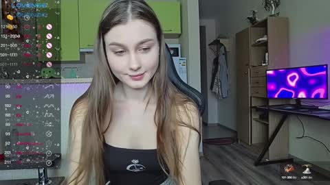 Snapshot of _pinkypie__ chatting on December 12, 2024, 10:34 am Lili online show from December 12, 2024, 10:34 am