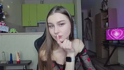 Snapshot of _pinkypie__ chatting on January 10, 2025, 8:29 am Lili online show from January 10, 2025, 8:29 am