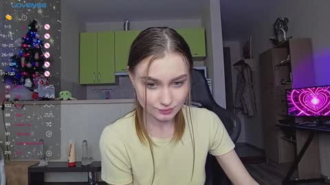 Snapshot of _pinkypie__ chatting on January 15, 2025, 1:41 pm Lili online show from January 15, 2025, 1:41 pm
