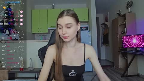 Snapshot of _pinkypie__ chatting on January 16, 2025, 10:42 am Lili online show from January 16, 2025, 10:42 am