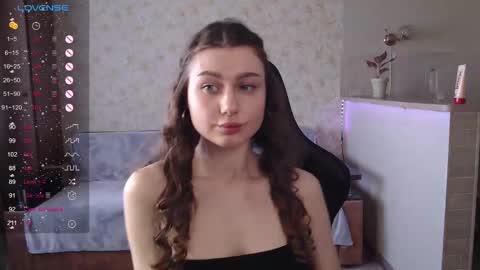 Snapshot of _pinkypie__ chatting on March 7, 2025, 10:56 am Lili online show from March 7, 2025, 10:56 am