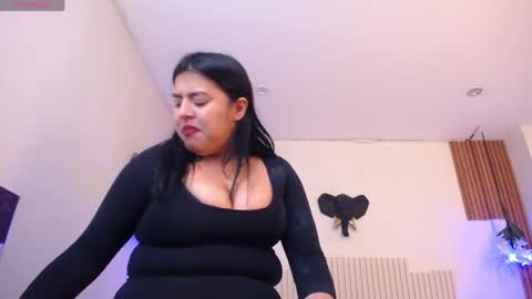 Snapshot of _poison_sweet chatting on May 7, 2026, 5:07 pm Laura online show from May 7, 2026, 5:07 pm