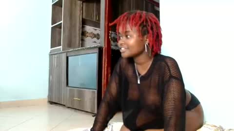 Snapshot of _prettyred chatting on November 4, 2025, 6:40 pm _prettyred online show from November 4, 2025, 6:40 pm