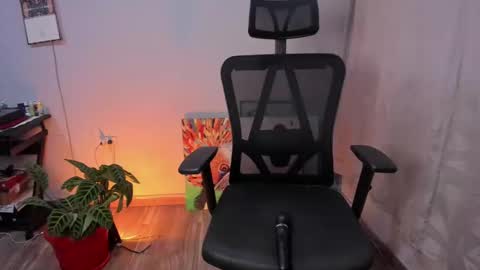 Snapshot of _purplecherry_ chatting on March 5, 2025, 11:27 pm Cherr online show from March 5, 2025, 11:27 pm