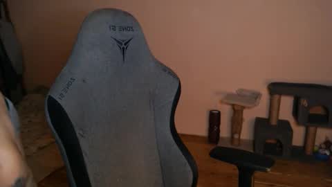 Snapshot of _purrari chatting on November 6, 2025, 9:37 pm Vampire online show from November 6, 2025, 9:37 pm