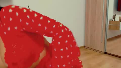 Sarah online show from October 3, 2025, 8:17 pm