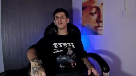 Snapshot of _realwav chatting on December 3, 2025, 8:56 am wav online show from December 3, 2025, 8:56 am