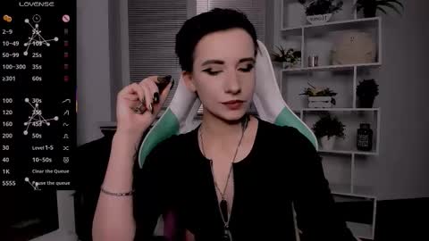 Snapshot of _rein_ramm chatting on October 26, 2025, 8:04 pm Rein online show from October 26, 2025, 8:04 pm