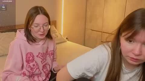 LISSAPVT IS OPEN online show from October 28, 2025, 2:26 am