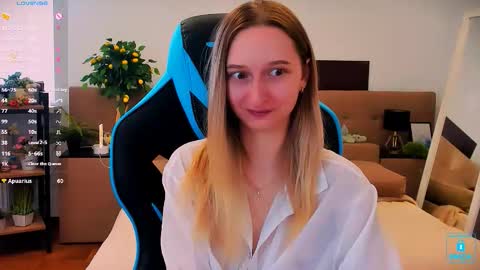 Snapshot of _ri_na_ chatting on October 28, 2025, 6:39 am I am Rina online show from October 28, 2025, 6:39 am