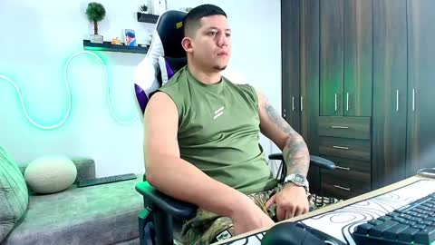 Snapshot of _robertobaggio chatting on January 21, 2025, 1:43 pm Roberto online show from January 21, 2025, 1:43 pm