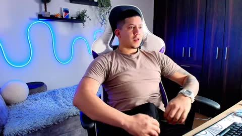 Snapshot of _robertobaggio chatting on January 22, 2025, 1:53 pm Roberto online show from January 22, 2025, 1:53 pm