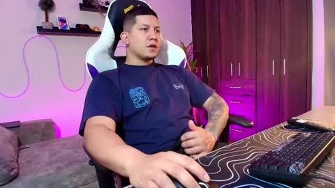 Snapshot of _robertobaggio chatting on February 26, 2025, 12:36 pm Roberto online show from February 26, 2025, 12:36 pm
