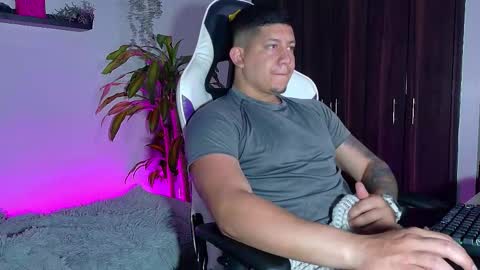 Roberto online show from November 12, 2025, 1:00 pm