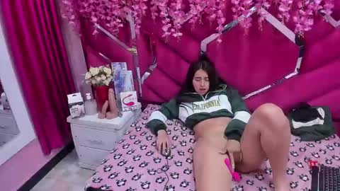 _salomeparra1 online show from March 12, 2025, 5:13 am