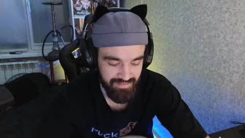 Ask me online show from October 28, 2025, 9:06 pm