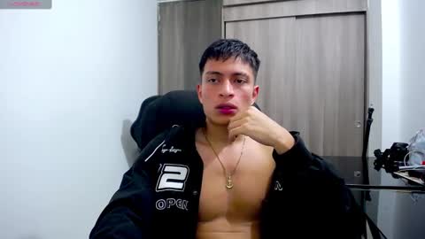 Juan Pablo-independent model online show from January 28, 2025, 4:29 am