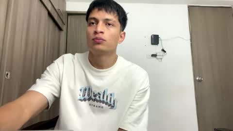 Juan Pablo-independent model online show from May 7, 2026, 2:06 am